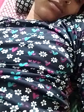 Snapshot of KIRTI12_HOT chatting on 09.25.25 KIRTI12 HOT online show from 09.25.25