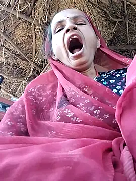 Snapshot of KIRTI12_HOT chatting on 10.14.25 KIRTI12 HOT online show from 10.14.25