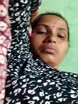 Snapshot of KIRTI12_HOT chatting on 10.22.25 KIRTI12 HOT online show from 10.22.25