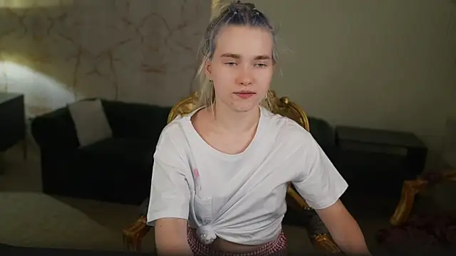 Snapshot of Ava_kiss054 chatting on 03.13.26 Ava kiss054 online show from 03.13.26