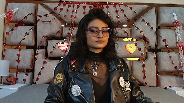 Snapshot of LilyRouset chatting on 09.12.25 LilyRouset online show from 09.12.25