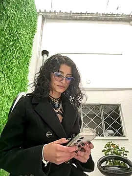 Snapshot of LilyRouset chatting on 09.16.25 LilyRouset online show from 09.16.25