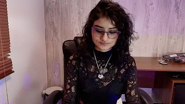 Snapshot of LilyRouset chatting on 09.18.25 LilyRouset online show from 09.18.25