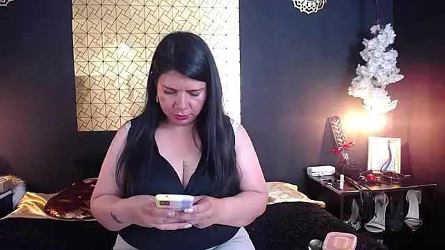 kinky momm online show from 05.08.26