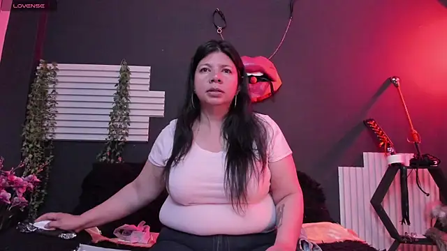 kinky momm online show from 08.06.26