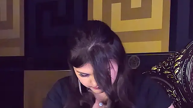 Snapshot of UR_BELLA chatting on 10.10.25 UR BELLA online show from 10.10.25