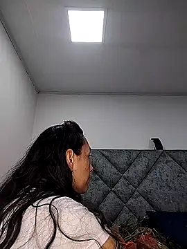 Shantey Laurent online show from 11.28.25