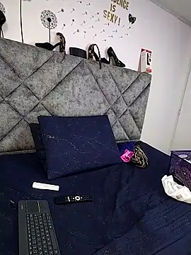 Shantey Laurent online show from 02.22.26