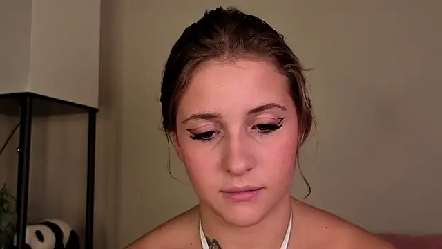 Snapshot of LoveSeekins chatting on 12.17.25 LoveSeekins online show from 12.17.25