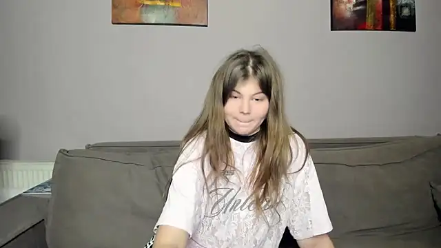 Lilly Jess online show from 11.10.25