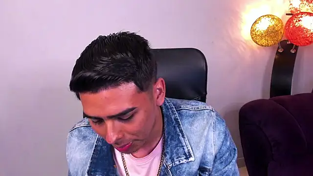 Matthewlodge online show from 11.06.25