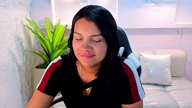 Snapshot of antonela_tp chatting on 09.19.25 antonela tp online show from 09.19.25