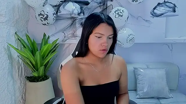 Snapshot of antonela_tp chatting on 10.06.25 antonela tp online show from 10.06.25