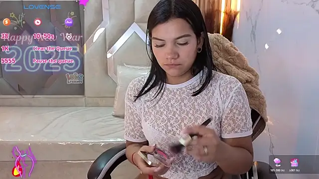 Snapshot of antonela_tp chatting on 11.18.25 antonela tp online show from 11.18.25