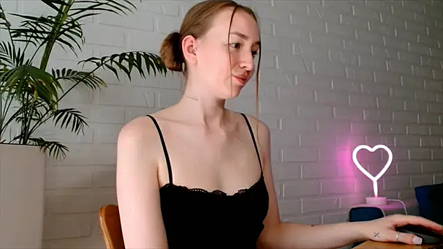 WhitePrincessLuna online show from 07.06.26