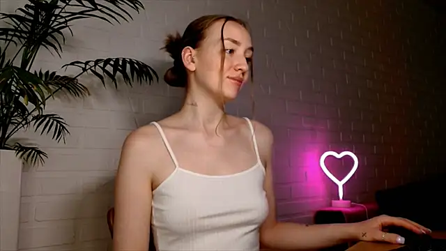 WhitePrincessLuna online show from 07.20.26