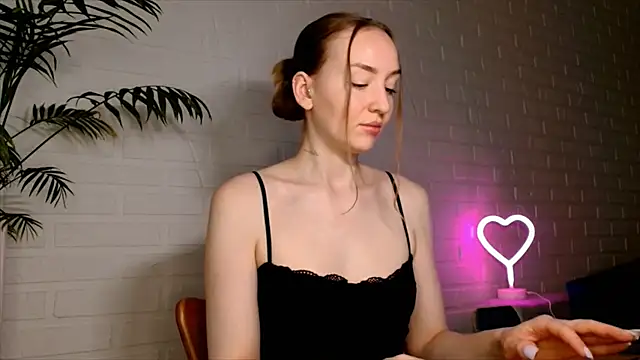 WhitePrincessLuna online show from 07.28.26