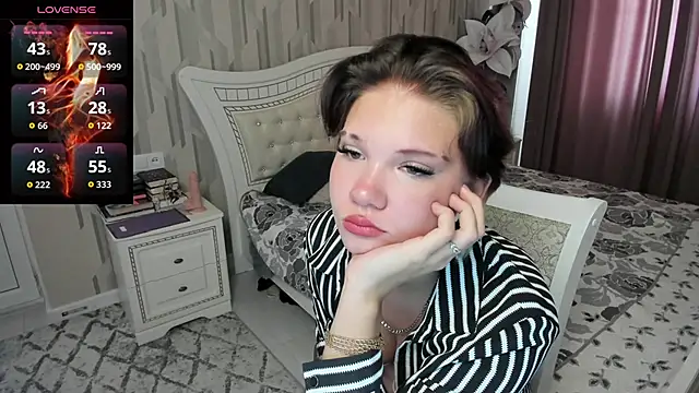 Snapshot of HarperMarryson chatting on 10.25.25 HarperMarryson online show from 10.25.25