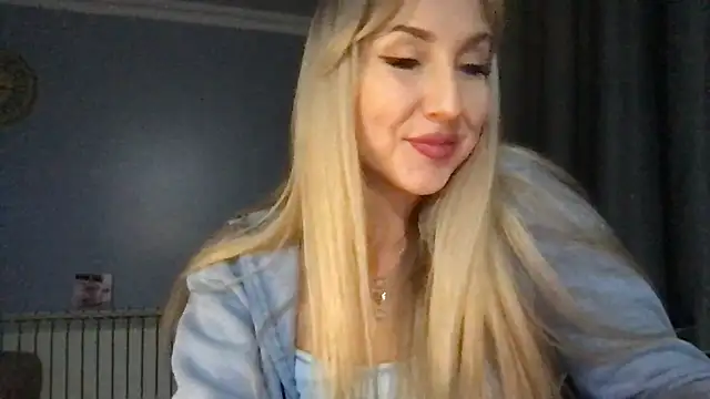 Snapshot of Pyrelissa chatting on 12.13.25 Pyrelissa online show from 12.13.25