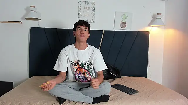 Snapshot of maicol_cum23 chatting on 04.11.26 maicol cum23 online show from 04.11.26