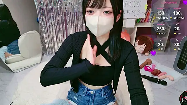 Snapshot of miko_nyan chatting on 02.18.26 miko nyan online show from 02.18.26