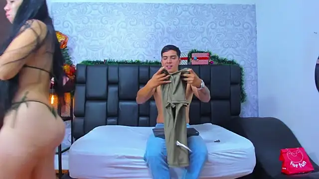 Sarahwalkerr online show from 11.27.25