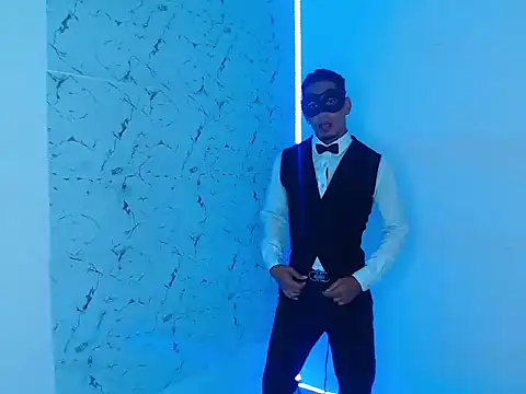 Snapshot of lorian_vikel chatting on 09.13.25 lorian vikel online show from 09.13.25