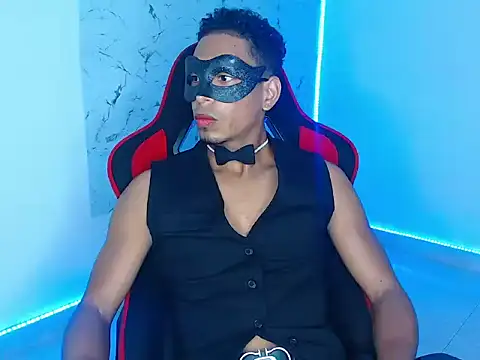 Snapshot of lorian_vikel chatting on 09.14.25 lorian vikel online show from 09.14.25