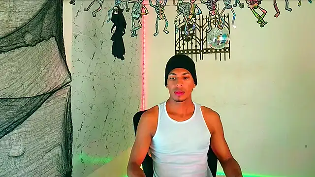 Snapshot of lorian_vikel chatting on 10.04.25 lorian vikel online show from 10.04.25