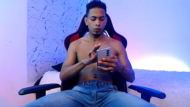 Snapshot of lorian_vikel chatting on 11.26.25 lorian vikel online show from 11.26.25