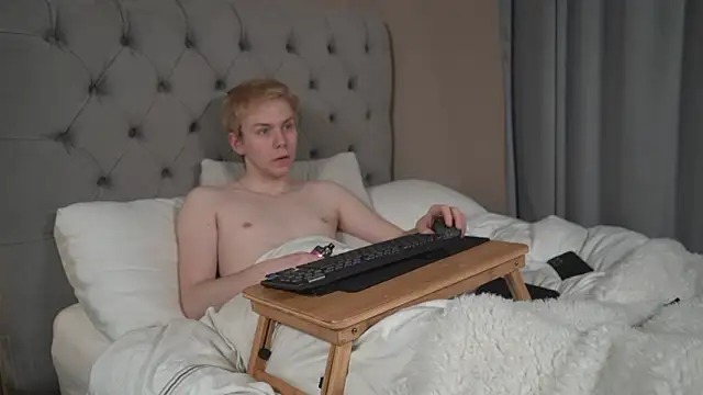 scottishtwink01 online show from 03.04.26