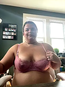 PlayWithBrittany online show from 09.14.25