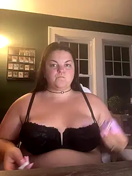 PlayWithBrittany online show from 09.26.25