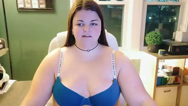 PlayWithBrittany online show from 11.22.25