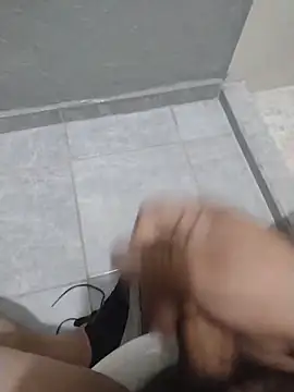 Snapshot of Santiagoqro85 chatting on 12.19.25 Santiagoqro85 online show from 12.19.25