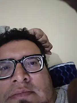 Snapshot of Santiagoqro85 chatting on 02.04.26 Santiagoqro85 online show from 02.04.26