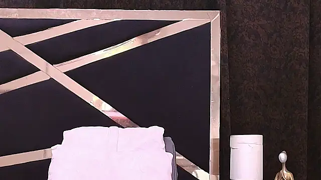 luna brown7 online show from 02.12.26