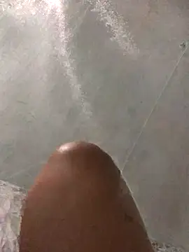 Snapshot of luzmelzinha chatting on 10.15.25 luzmelzinha online show from 10.15.25