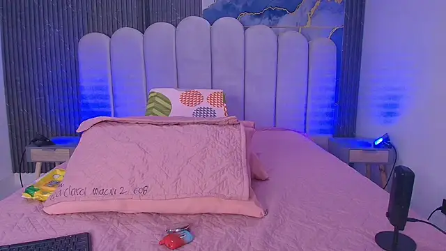 abbyrouss  online show from 12.20.25