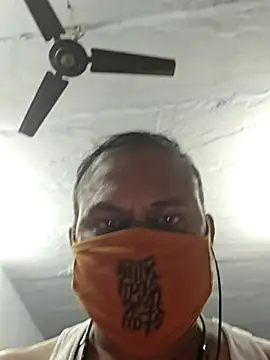 Snapshot of Famit025 chatting on 12.04.25 Famit025 online show from 12.04.25