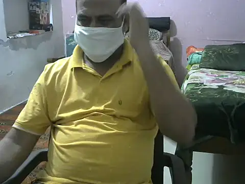 Snapshot of Famit025 chatting on 02.17.26 Famit025 online show from 02.17.26