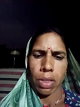 Snapshot of Sm_sanjna chatting on 11.04.25 Sm sanjna online show from 11.04.25