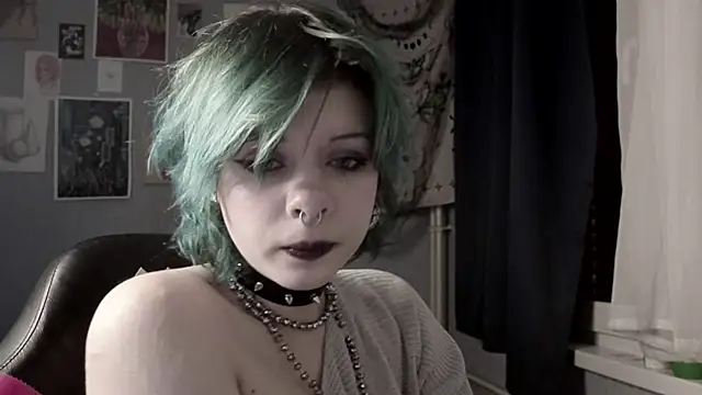 Snapshot of Alice_Zev chatting on 10.25.25 Alice Zev online show from 10.25.25