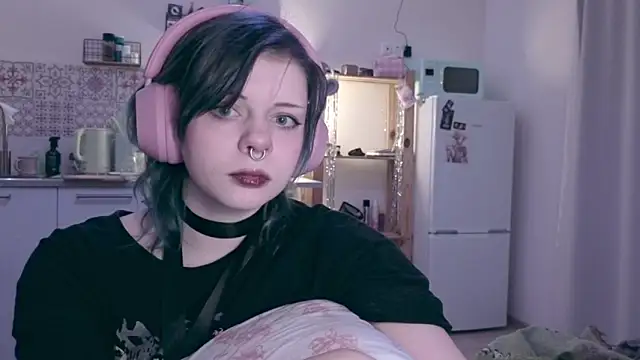 Snapshot of Alice_Zev chatting on 03.26.26 Alice Zev online show from 03.26.26