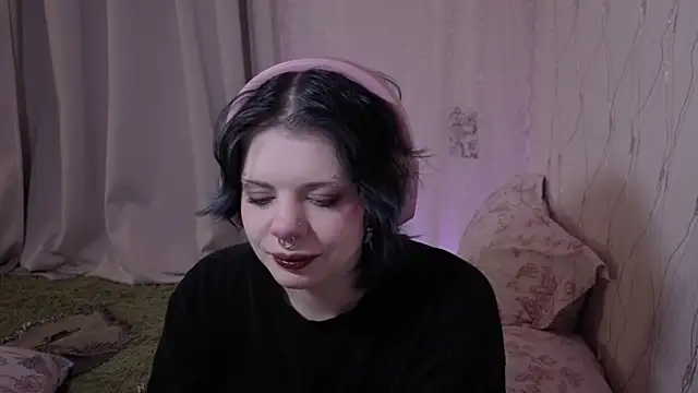 Snapshot of Alice_Zev chatting on 04.21.26 Alice Zev online show from 04.21.26