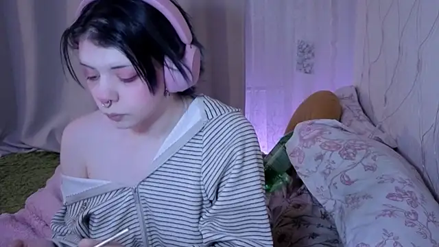 Snapshot of Alice_Zev chatting on 04.24.26 Alice Zev online show from 04.24.26