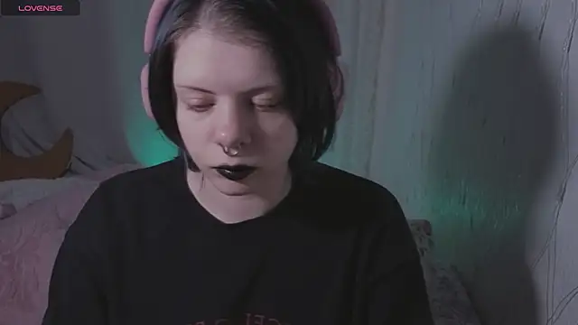 Snapshot of Alice_Zev chatting on 05.14.26 Alice Zev online show from 05.14.26