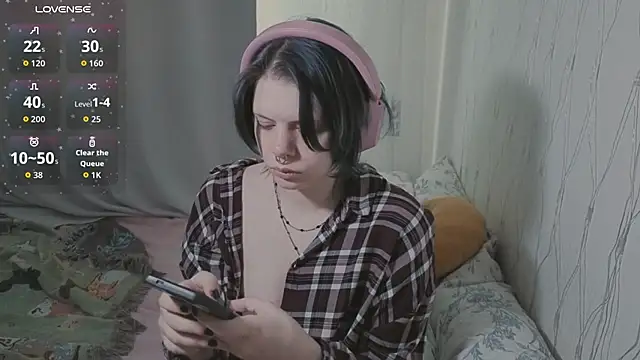 Snapshot of Alice_Zev chatting on 05.20.26 Alice Zev online show from 05.20.26