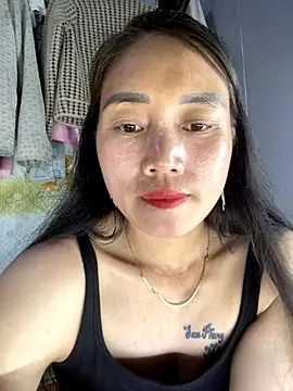 Snapshot of chipp-bong chatting on 09.16.25 chipp-bong online show from 09.16.25