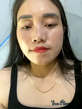 Snapshot of chipp-bong chatting on 09.19.25 chipp-bong online show from 09.19.25